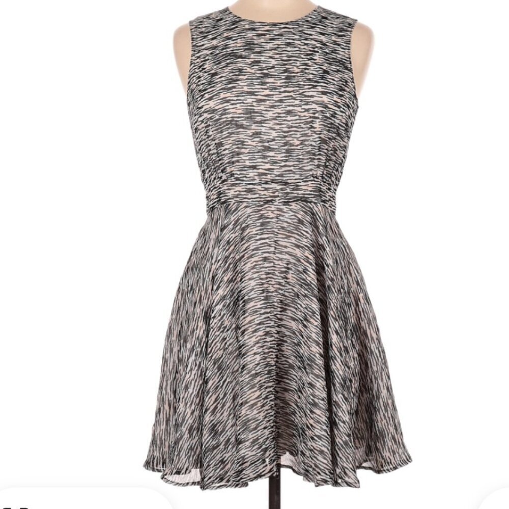 French Connection Animal Print lightweight A-Line Women's dress size 6 (246)